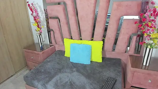 MaraKarly online show from 03-31-26, 07:42