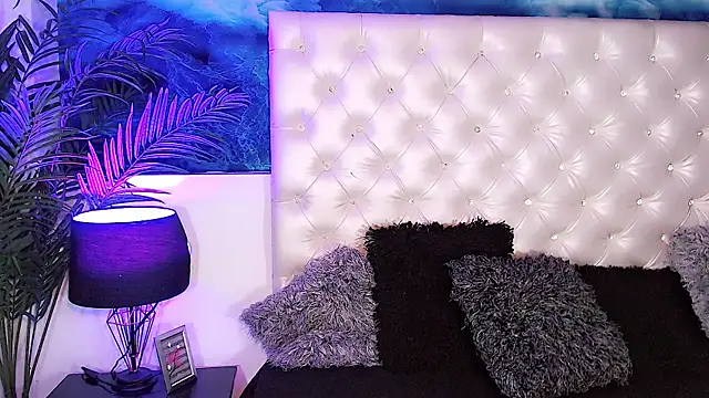 Valeria Swett  online show from 11-14-25, 12:31