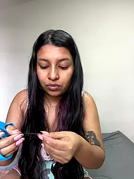  Chloe Smith online show from 10-28-25, 03:36