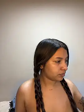  Chloe Smith online show from 11-18-25, 08:13