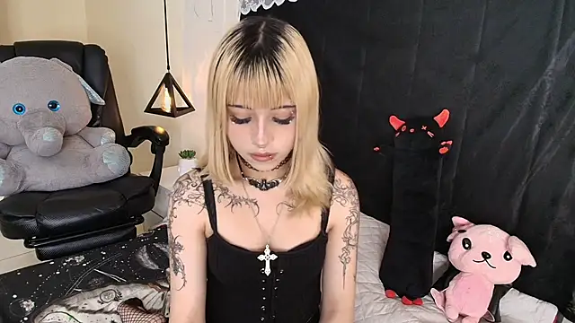 IvyBelle  online show from 04-15-26, 11:28