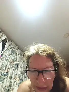 MaryLunne online show from 04-12-26, 12:37