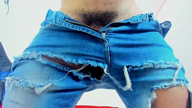 Snapshot of magic_mike_26 chatting on 10-22-25, 01:44 magic mike 26 online show from 10-22-25, 01:44