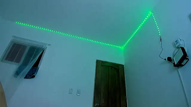 Snapshot of magic_mike_26 chatting on 10-23-25, 10:03 magic mike 26 online show from 10-23-25, 10:03