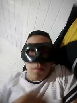 Snapshot of kirito84739 chatting on 09-13-25, 06:57 kirito84739 online show from 09-13-25, 06:57