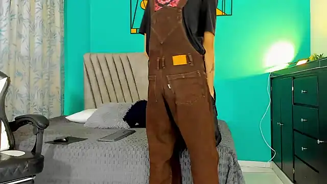 Maikol Ortiz online show from 03-03-26, 01:06