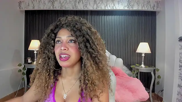 Snapshot of Amarafire chatting on 12-01-25, 12:32 Amarafire online show from 12-01-25, 12:32