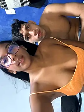 Andres-Andrea1922 online show from 09-18-25, 08:22