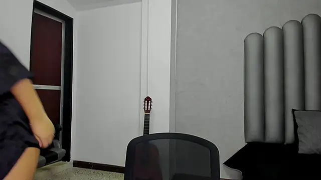 Snapshot of Charlotte-Star chatting on 10-30-25, 08:31 Charlotte-Star online show from 10-30-25, 08:31