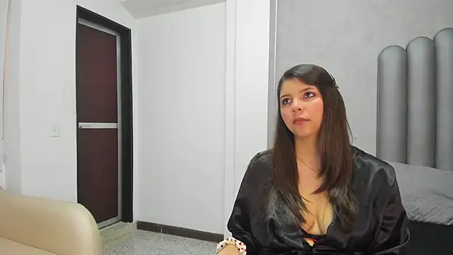 Snapshot of Charlotte-Star chatting on 11-19-25, 09:04 Charlotte-Star online show from 11-19-25, 09:04