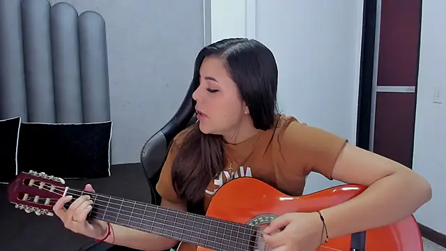 Snapshot of Charlotte-Star chatting on 11-29-25, 07:50 Charlotte-Star online show from 11-29-25, 07:50