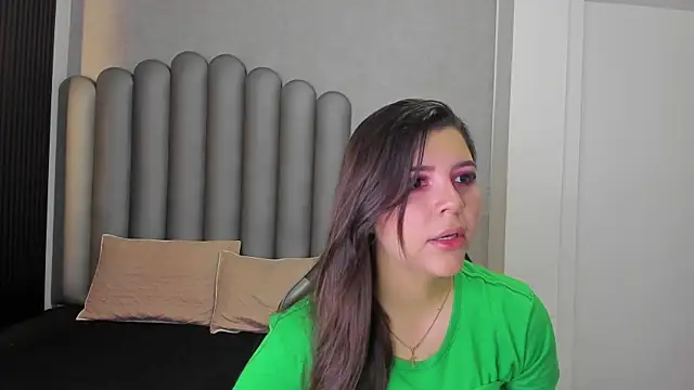 Snapshot of Charlotte-Star chatting on 12-02-25, 07:42 Charlotte-Star online show from 12-02-25, 07:42