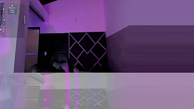 Snapshot of Charlotte-Star chatting on 12-14-25, 12:43 Charlotte-Star online show from 12-14-25, 12:43