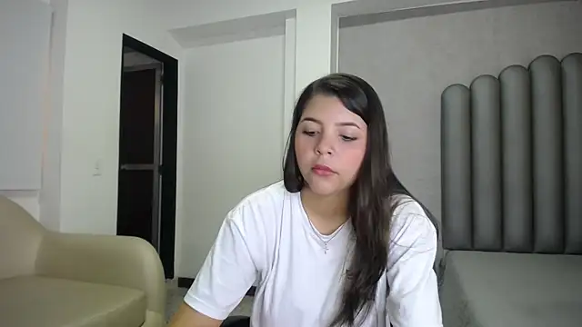 Snapshot of Charlotte-Star chatting on 12-15-25, 08:46 Charlotte-Star online show from 12-15-25, 08:46