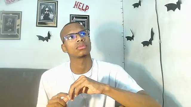 criss zuri online show from 10-29-25, 11:45