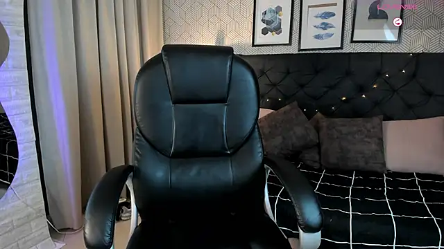 sophie  blare online show from 03-17-26, 08:01