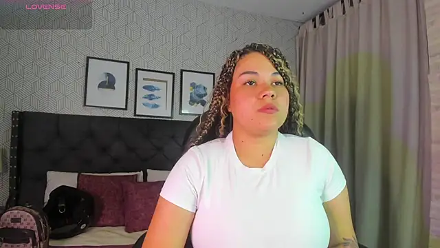 sophie  blare online show from 07-17-26, 06:57