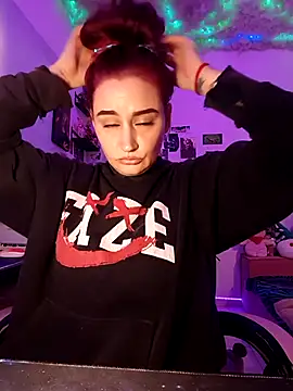 Snapshot of blazed_vixen chatting on 01-18-26, 10:13 blazed vixen online show from 01-18-26, 10:13