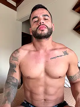 Snapshot of Bruno_De_Lucaa_ chatting on 09-10-25, 04:40 Bruno De Lucaa online show from 09-10-25, 04:40