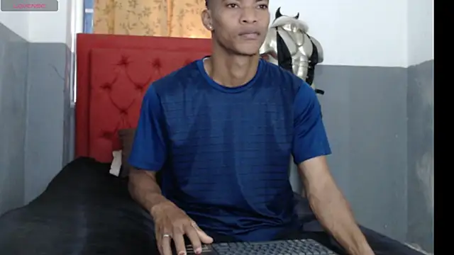 Snapshot of David_s3xy chatting on 10-28-25, 03:14 David s3xy online show from 10-28-25, 03:14