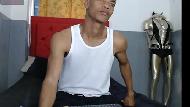 Snapshot of David_s3xy chatting on 10-29-25, 02:52 David s3xy online show from 10-29-25, 02:52