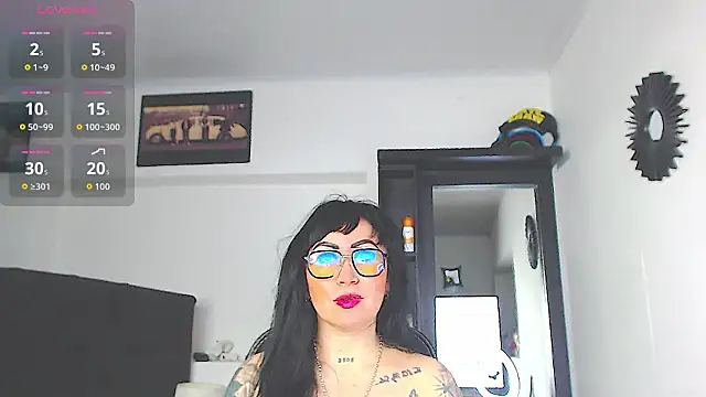 Vicky hotmilf online show from 02-17-26, 10:56