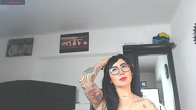 Vicky hotmilf online show from 05-01-26, 08:08