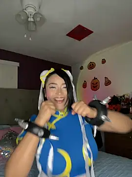 MyHoneyFrida online show from 10-31-25, 04:02