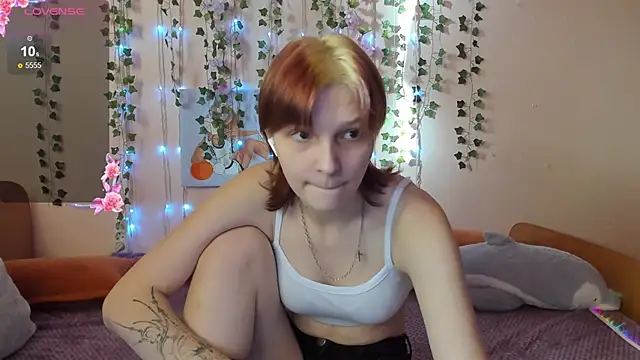 AudreyyKim online show from 11-21-25, 08:02