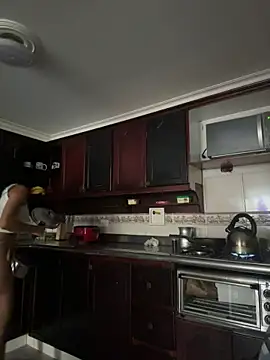 GiorgiaLuxee online show from 12-14-25, 12:10