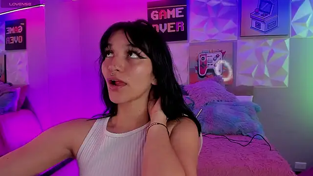 LindaWz  online show from 10-07-25, 04:20