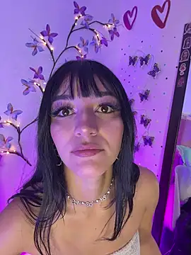 LindaWz  online show from 04-12-26, 07:46