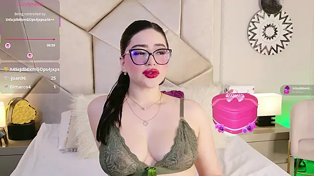 Snapshot of Catalina-Malave chatting on 05-05-26, 01:13 Catalina-Malave online show from 05-05-26, 01:13