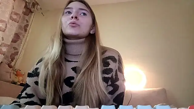 Nymera flare online show from 09-15-25, 07:19