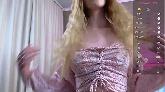 Snapshot of MollyDollz chatting on 09-20-25, 02:51 MollyDollz online show from 09-20-25, 02:51