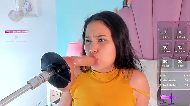 Snapshot of emma_clarke_ chatting on 10-24-25, 04:03 emma clarke online show from 10-24-25, 04:03