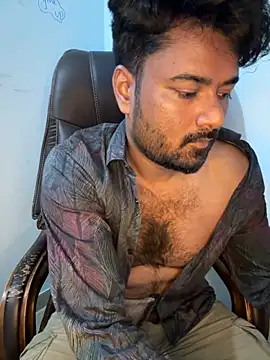 Snapshot of MeekBatgirl chatting on 10-28-25, 05:33 MeekBatgirl online show from 10-28-25, 05:33