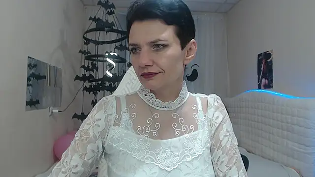 AvaSaturnian online show from 10-16-25, 12:17