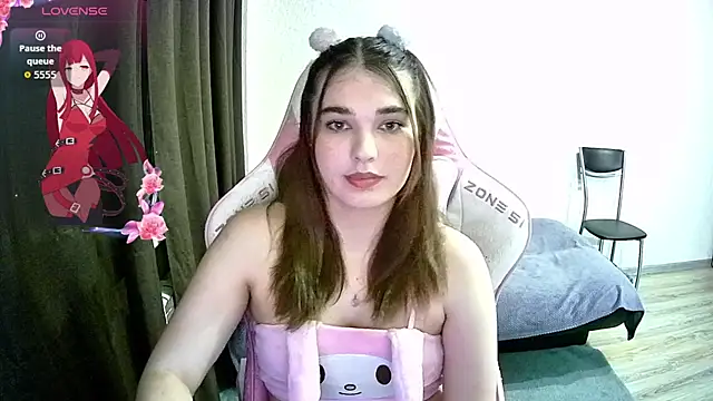 Snapshot of Kris_Moss chatting on 11-21-25, 11:58 Kris Moss online show from 11-21-25, 11:58