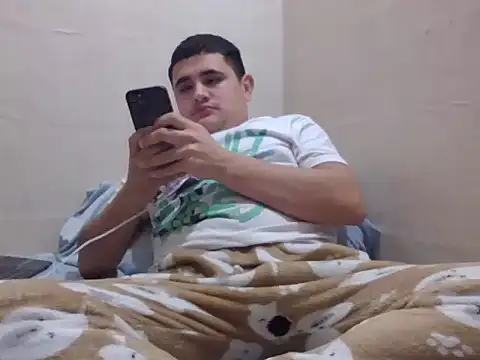 Snapshot of whitsblack chatting on 09-12-25, 11:26 whitsblack online show from 09-12-25, 11:26