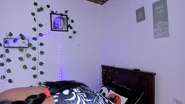 Michluxe 69 online show from 12-02-25, 02:34