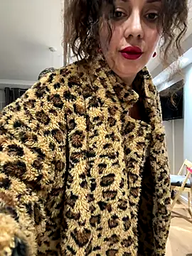 caramelandCurls online show from 12-13-25, 11:54