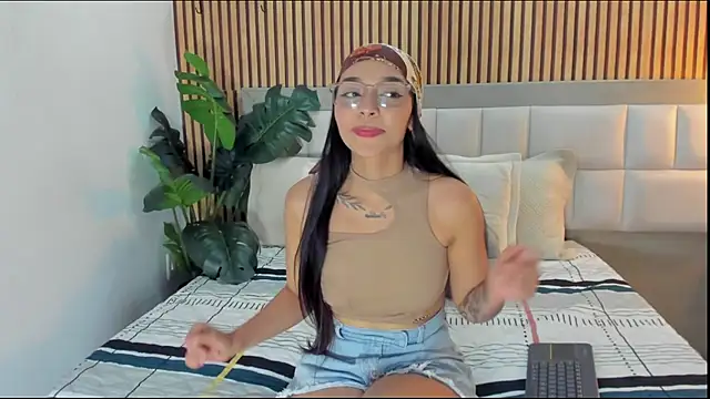 Roseaurora online show from 02-13-26, 12:56