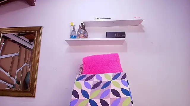 sweegirl69 online show from 10-07-25, 12:57