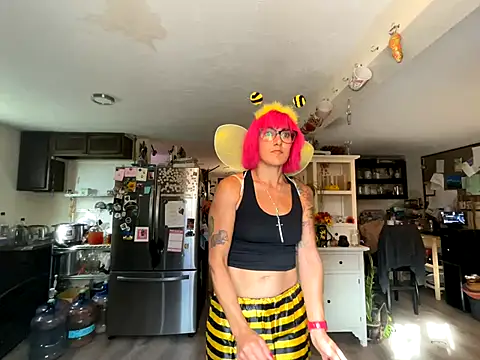 kinkycanner online show from 10-26-25, 10:15