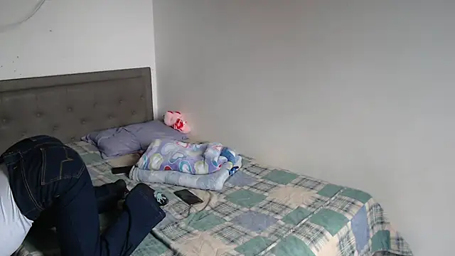 Celestte Dior online show from 11-17-25, 03:29