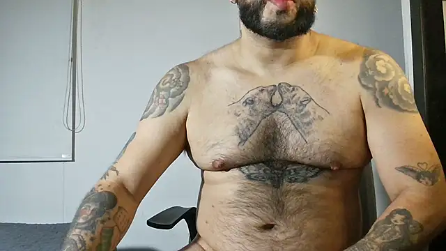 DaddyBear   online show from 09-13-25, 11:59