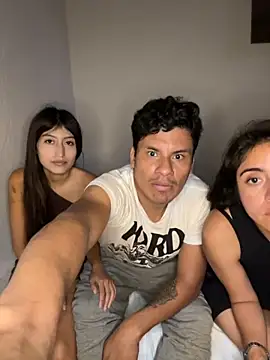 Snapshot of Clavelnegro chatting on 09-29-25, 10:03 Clavelnegro online show from 09-29-25, 10:03