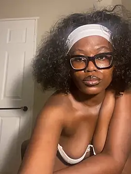 Moonzy77 online show from 09-15-25, 05:46