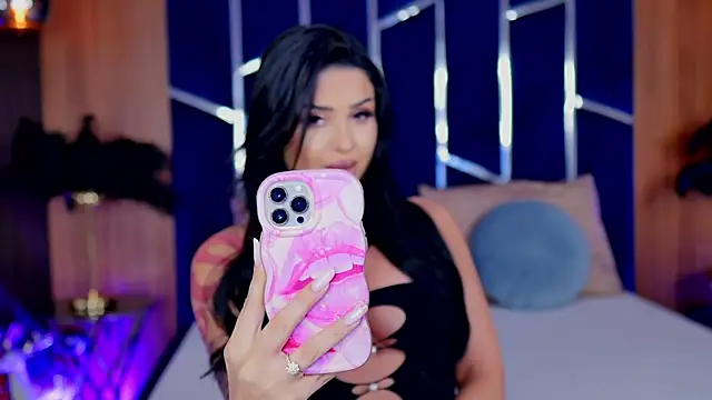 Snapshot of KylieKroftt chatting on 12-19-25, 09:44 KylieKroftt online show from 12-19-25, 09:44